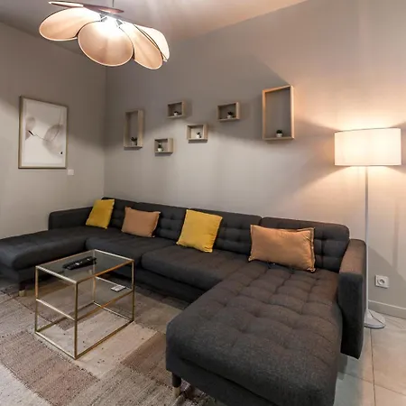 Maison Le Gratte Ciel - Seminaire Ou Famille, Salle De Reunion, 8 Clim, Jardin & Salle De Sport 别墅 维勒班