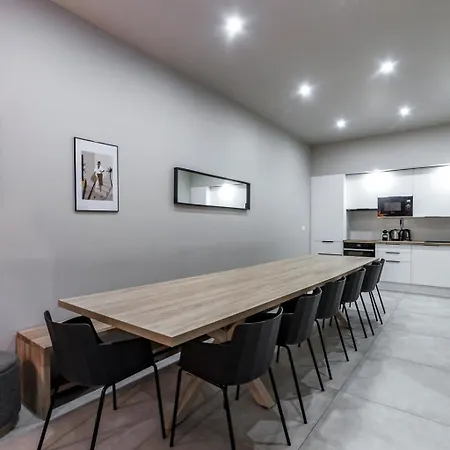 Maison Le Gratte Ciel - Seminaire Ou Famille, Salle De Reunion, 8 Clim, Jardin & Salle De Sport 别墅 维勒班